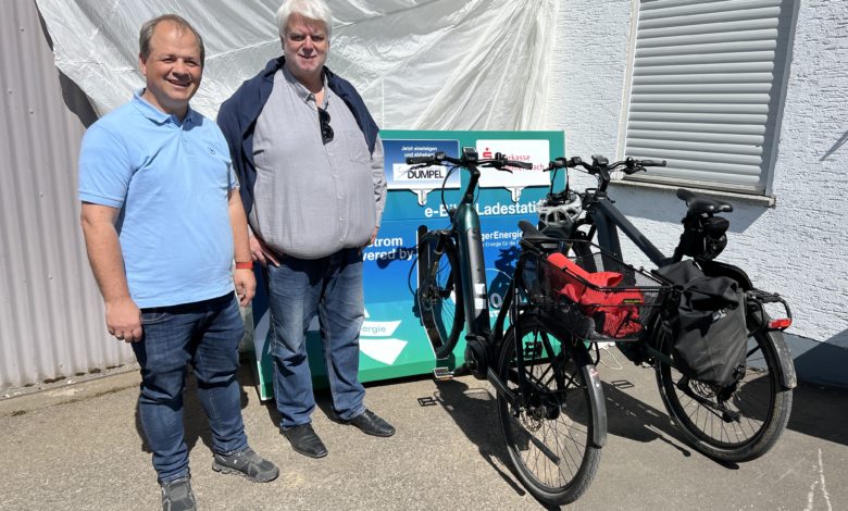 Sven Oliver Rüsche und Jens-Holger Pütz besuchten die Eröffnungsfeier auf dem Dümpel.