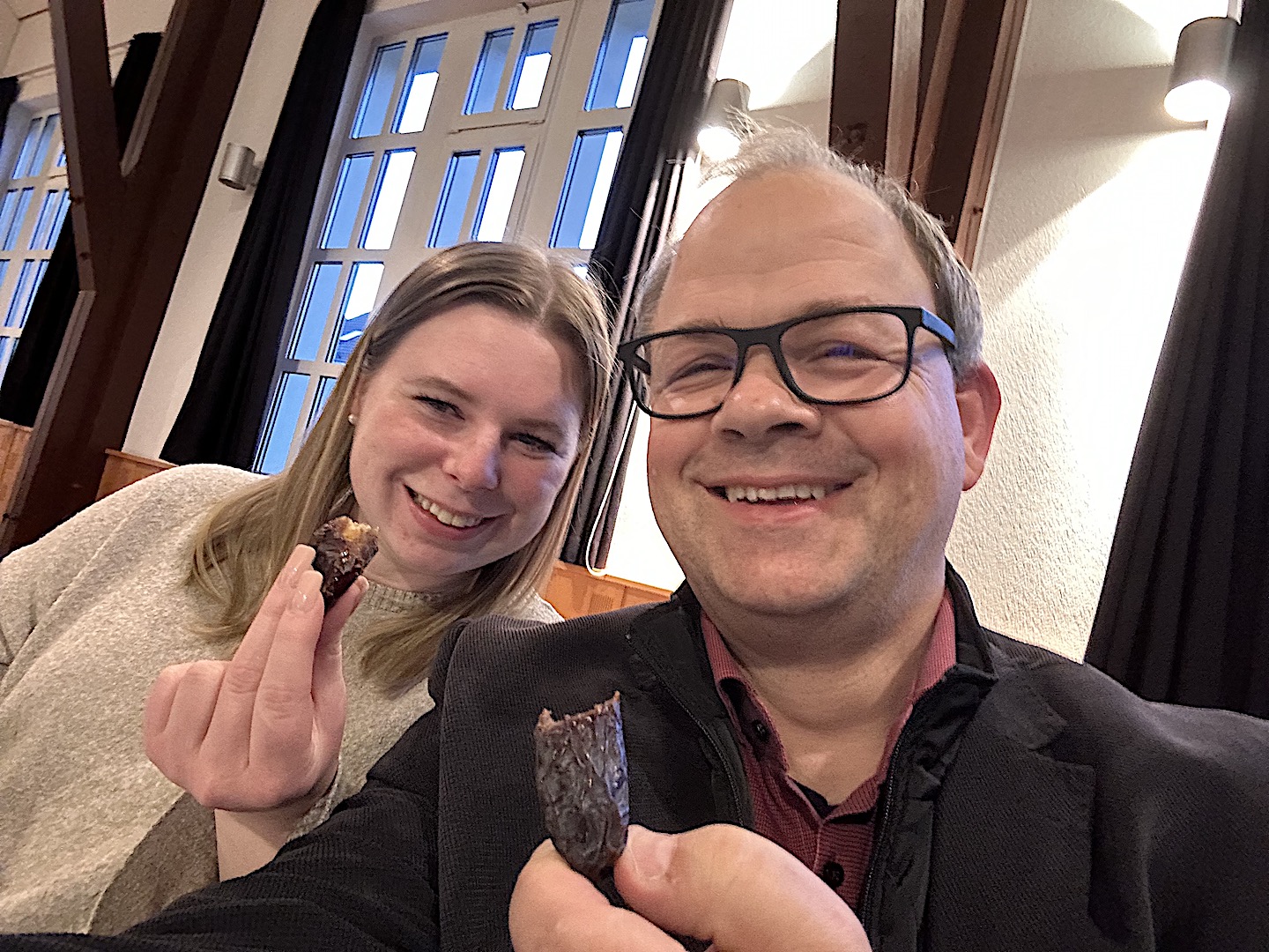 Lisa-Marie Pütz und Sven Oliver Rüsche nahmen als UWG Fraktion am Fastenbrechen 2023 teil.